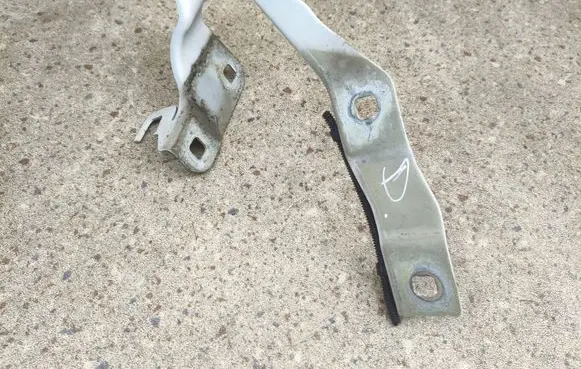 Ford Explorer VI Engine bonnet/hood hinges 