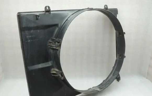 Mitsubishi Pajero Radiator cooling fan shroud MR404894 MR431290
