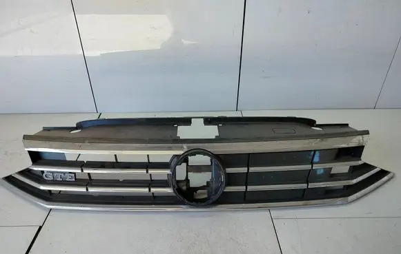 Volkswagen PASSAT B8 Front grill 3G0853653P