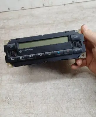 Volkswagen PASSAT B5 Climate control unit 1J1907044 5HB00761700
