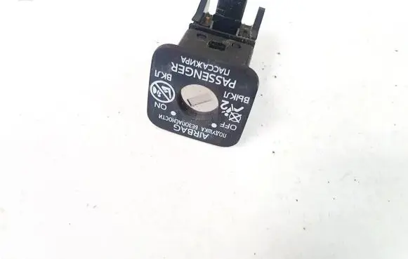 Peugeot 407 Passenger airbag on/off switch 