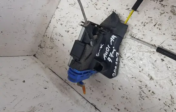 Audi A4 S4 B5 8D Rear door lock 8D0839015A
