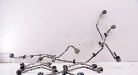 Audi Q5 SQ5 Fuel injector supply line/pipe 