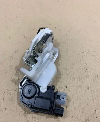 Honda HR-V Front door lock