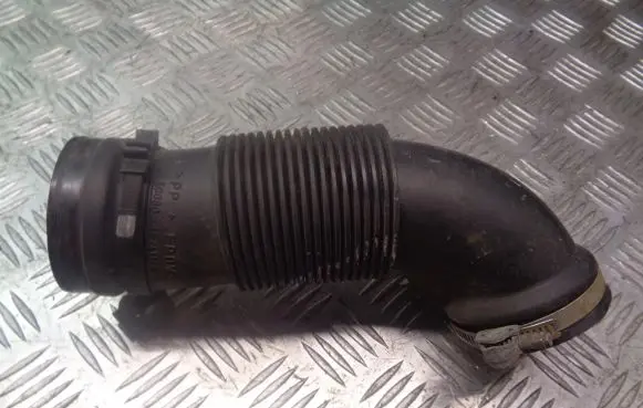 Alfa Romeo 147 Air intake hose/pipe