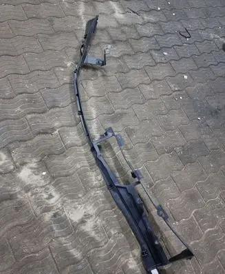 Cadillac SRX Wiper trim 25768133 184695047