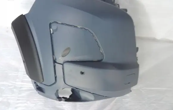 Front bumper splitter molding