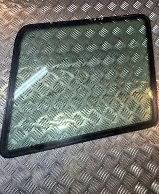 Land Rover Discovery Rear side window