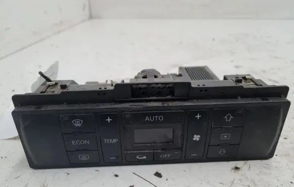 Audi A4 S4 B5 8D Climate control unit 8D0820043M