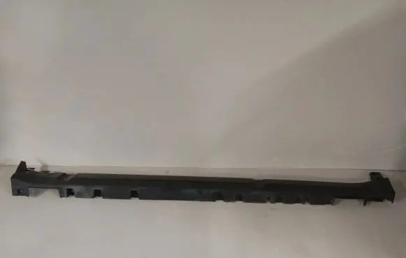 Land Rover Defender Sill L8B210155AC L8B210155 GF0056876