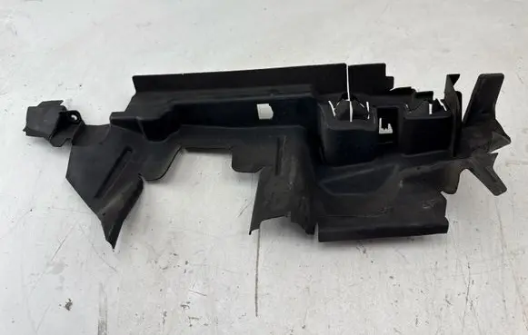 Volkswagen Golf VIII Intercooler air guide/duct channel 5H0121284L