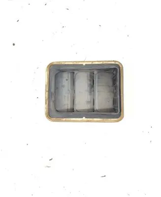 Peugeot 308 Quarter panel pressure vent 96384903
