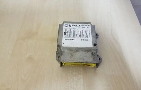 Volkswagen Golf V Airbag control unit/module 1K0909605N