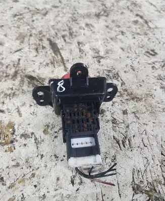 Nissan Almera Tino Hazard light switch 06016