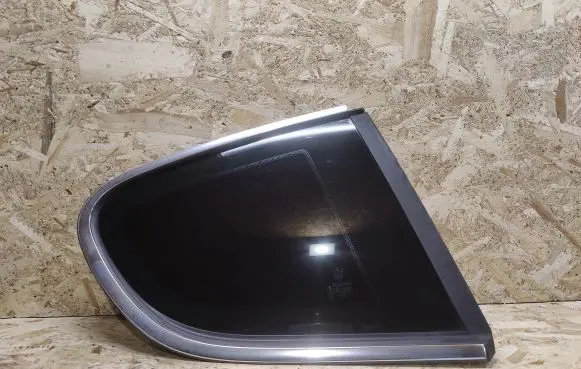 Maserati GranTurismo Rear side window