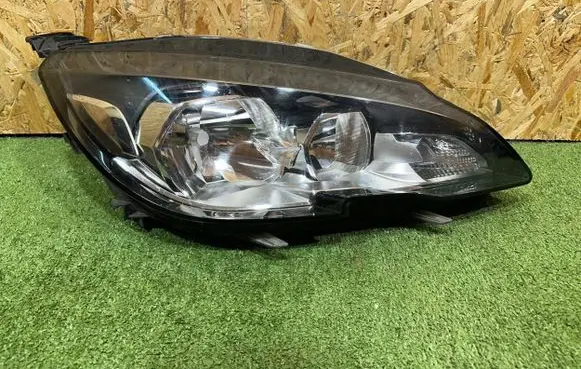 Peugeot 308 Headlight/headlamp 96775229