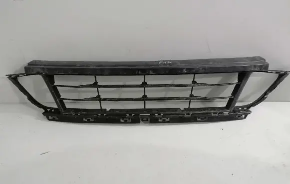 BMW 2 F46 Front grill 7460138