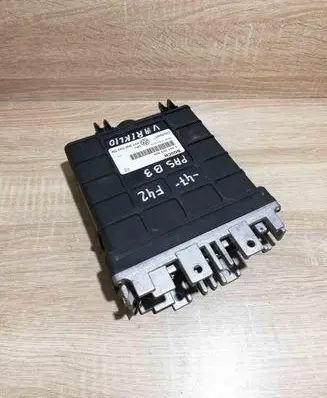 Volkswagen PASSAT B3 Engine control unit/module ECU 0261203204 037906022FM