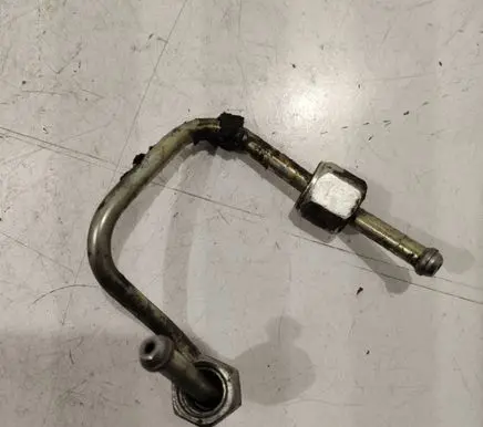 Volkswagen Polo V 6R Fuel injector supply line/pipe MC0301F MC391