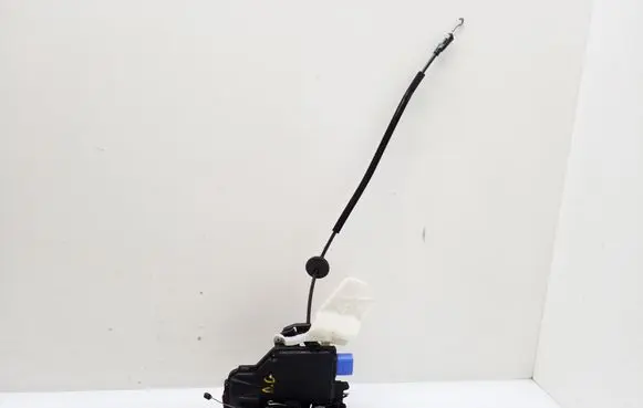 Volkswagen Golf V Rear door lock 7L0839016D