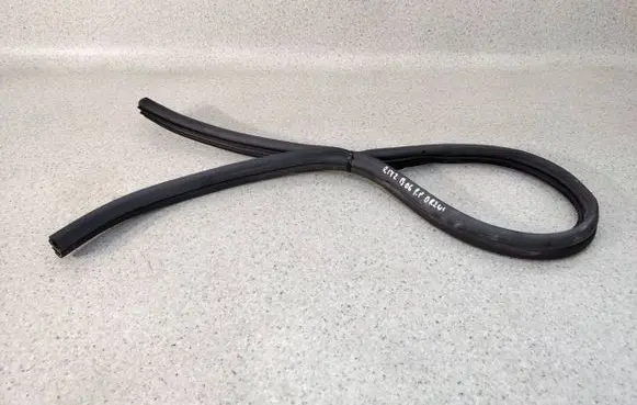 Mercedes-Benz SLK R172 Front door rubber seal A1726970051