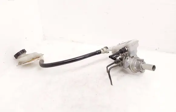 Master brake cylinder