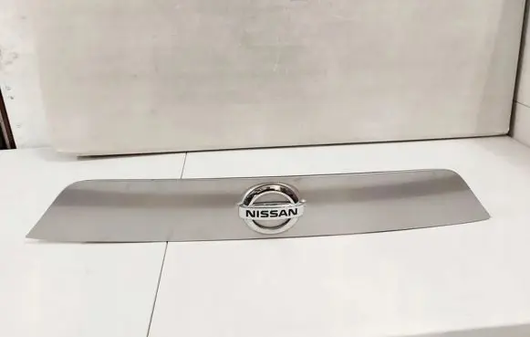 Nissan Qashqai Rear window tailgate spoiler 5481U100