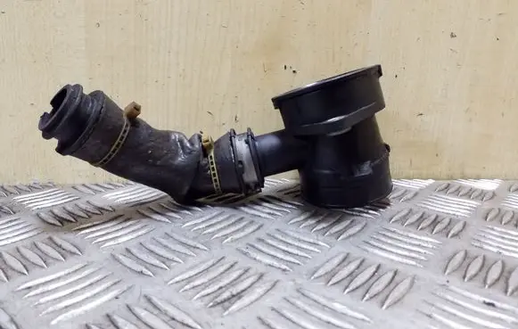 Ford Mondeo MK IV Turbo air intake inlet pipe/hose AV219C623AD