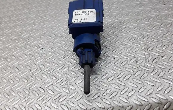 Audi A4 S4 B6 8E 8H Brake pedal sensor switch 8E0927189B
