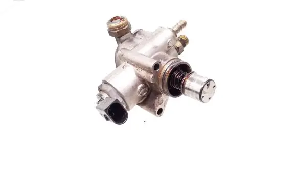 Audi A6 S6 C6 4F Fuel injection high pressure pump 06F127025H 06F025H