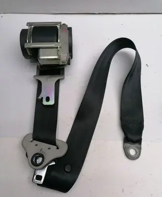 Mazda 3 I Front seatbelt E40435184