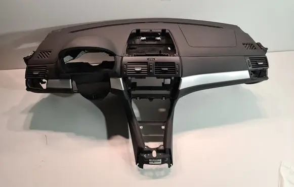 BMW X3 E83 Dashboard