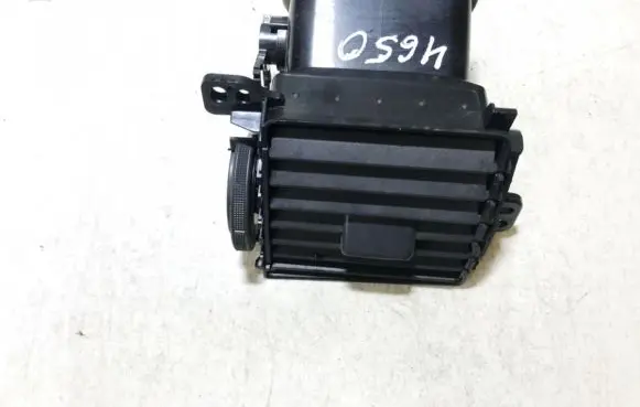 Toyota Auris 150 Dash center air vent grill