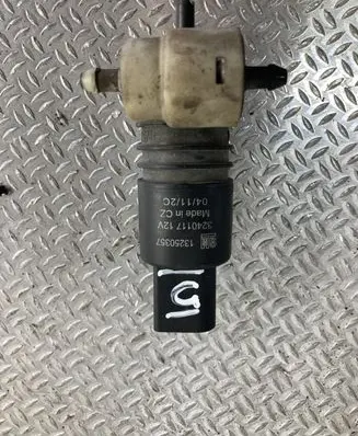 Opel Astra J Windscreen/windshield washer pump 3240117