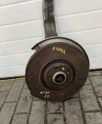 Volvo XC90 Front wheel hub F4142