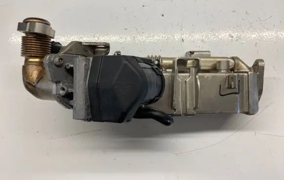 BMW 3 GT F34 EGR valve cooler 8476993