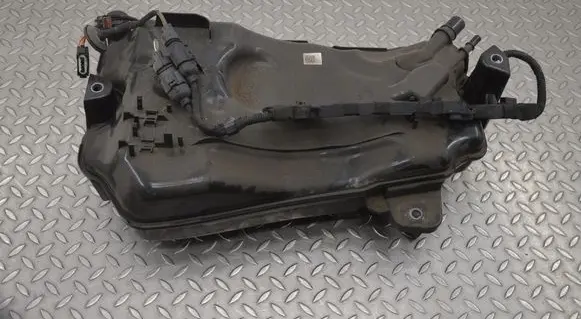 Volkswagen Golf VIII AdBlue liquid reservoir 5Q0131969E 1210617183040