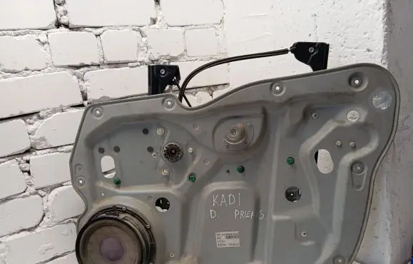 Volkswagen Caddy Front door manual window regulator 2K1837752BC 0517271301 1T0837756