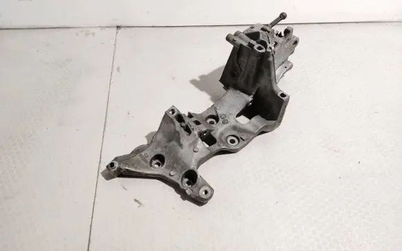 Audi A6 S6 C7 4G Generator/alternator bracket 04L903143D 04UBM11712