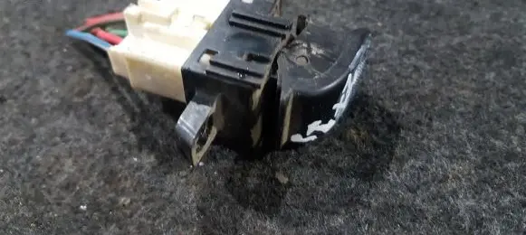 Volkswagen Golf III Windscreen/window heater switch