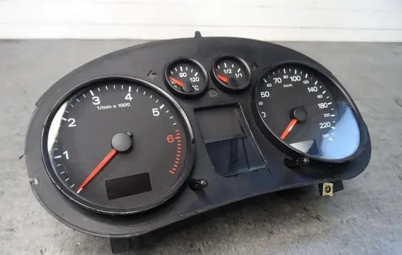 Audi A2 Speedometer (instrument cluster) 8Z0920900A
