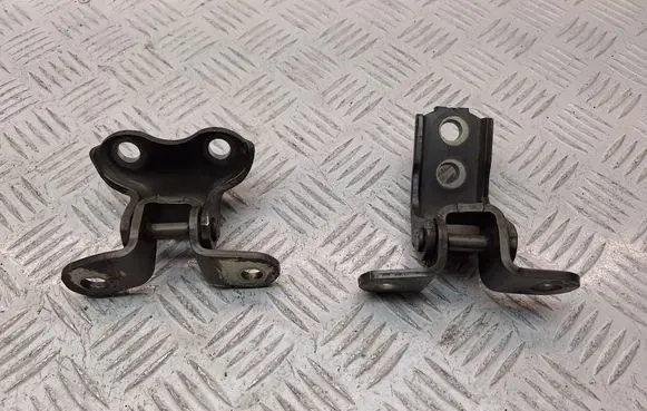Toyota Verso Rear door hinge set 687500H010 687700H010