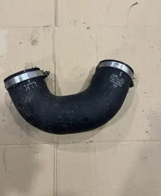 Audi Q7 4L Intercooler hose/pipe 4L0145972A