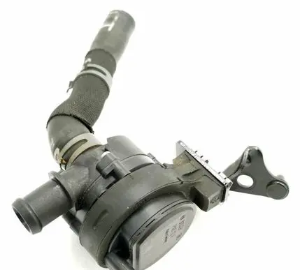Volkswagen Golf VII Electric auxiliary coolant/water pump 5Q0965567H