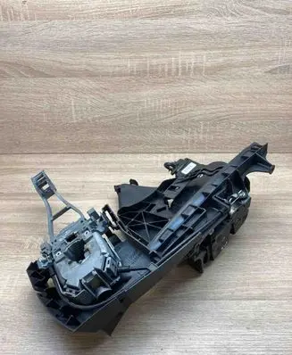 Volvo V50 Front door lock 30699110 30753661