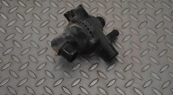 Jaguar XJ X351 Thermostat 9X238A586AD