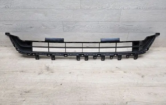 Mitsubishi Eclipse Cross Front bumper lower grill 6402A587