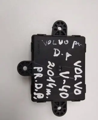 Volvo V40 Door control unit/module AV6N14C235BB SV6N14C064AE