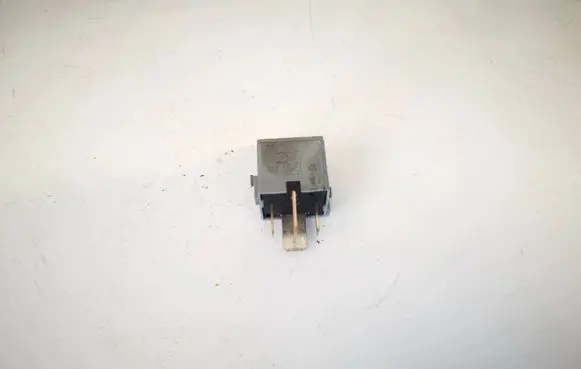 Mercedes-Benz C W204 Other relay a0025428719 4ra007793-10