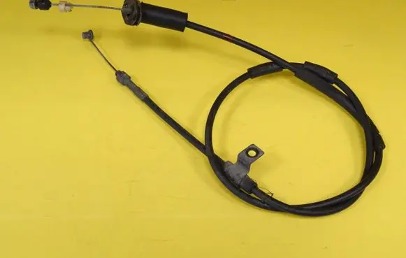 Hyundai Lantra II Throttle cable 